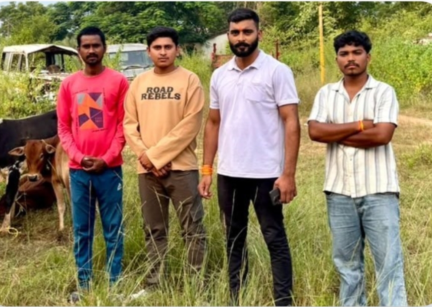 बसना: सांकरा में गौ तस्करी की सूचना पर गौ सेवकों की कार्रवाई, 12 मवेशियों को सुरक्षित कराया।