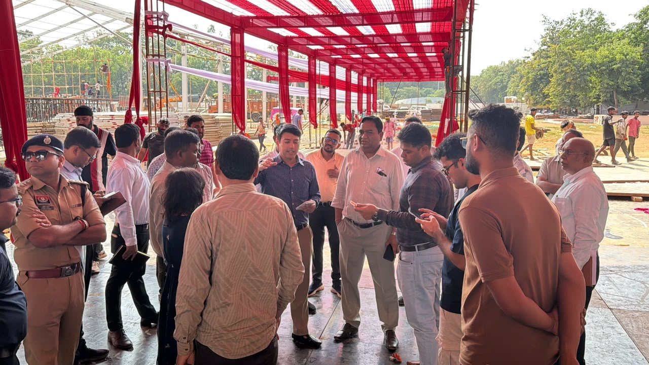बस्तर दशहरा-राष्ट्रपति श्रीमती द्रौपदी मुर्मू के प्रवास कार्यक्रम को लेकर कमिश्नर श्री डोमन सिंह ने तैयारियों का लिया जायजा