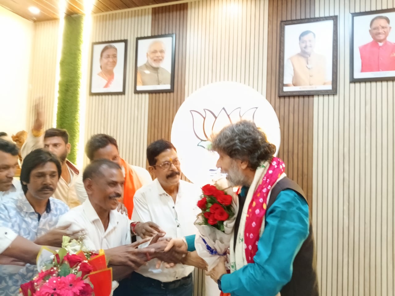 बस्तर: छत्तीसगढ़ सर्व सेन समाज ने भाजपा प्रदेश अध्यक्ष किरण देव से की सौजन्य भेंट, स्वास्थ्य की कामना की