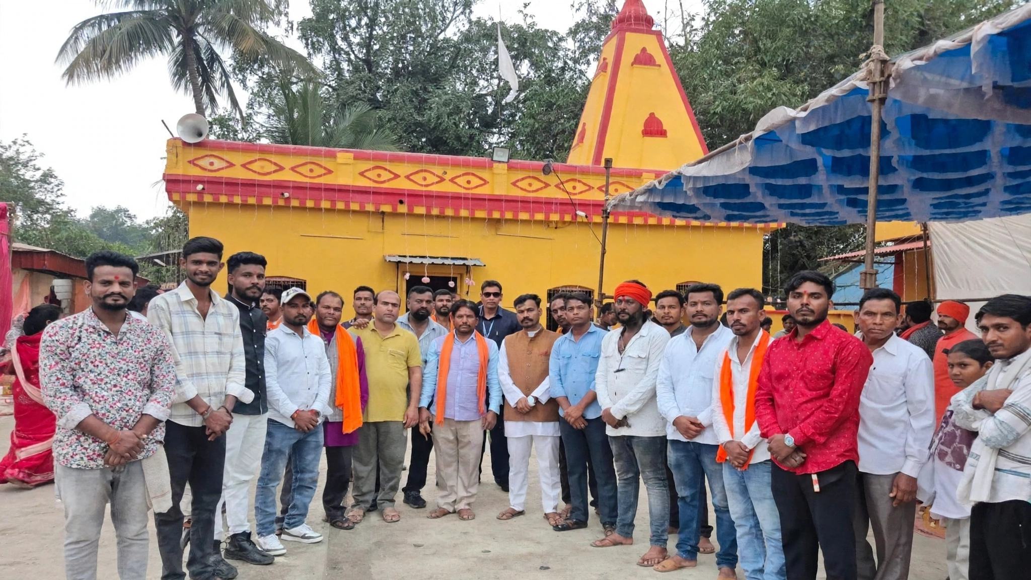 गौ सेवकों के तत्वावधान में मंगलवार को जगदलपुर स्थित मावली माता मंदिर में भव्य शस्त्र पूजन कार्यक्रम श्रद्धा एवं उत्साह के साथ संपन्न हुआ। । 