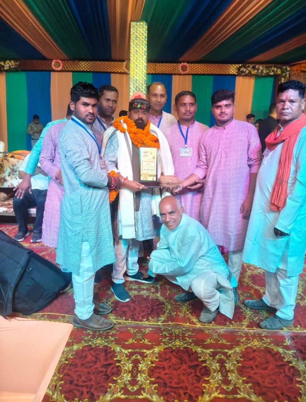 नितिन दुबे की स्टार नाइट झूमते रहे बिर्रावासी - बिर्रा में दशहरा महोत्सव का आयोजन